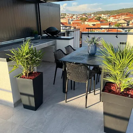 شقة Navale With A Roof Terrace And A Heated Pool تروغير