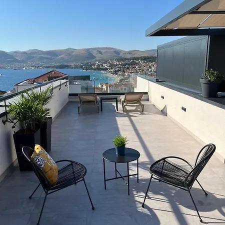 Navale With A Roof Terrace And A Heated Pool شقة *