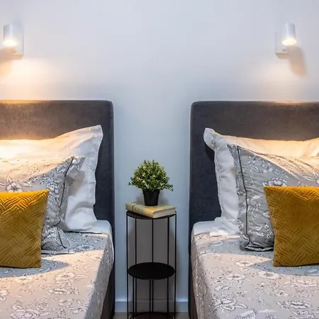 Navale With A Roof Terrace And A Heated Pool *