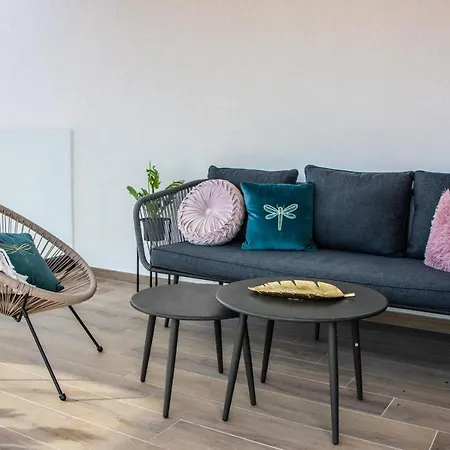 Navale With A Roof Terrace And A Heated Pool تروغير