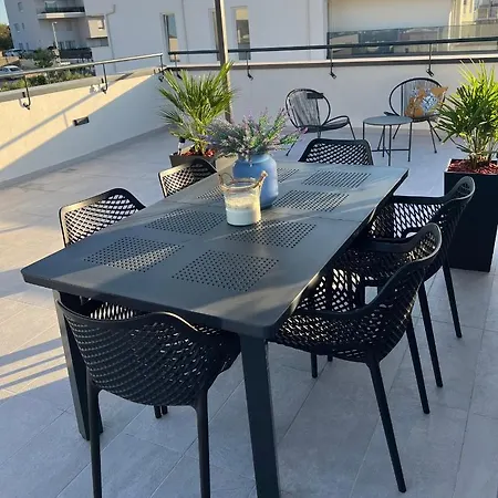 شقة Navale With A Roof Terrace And A Heated Pool *