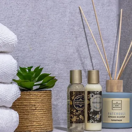 شقة Navale With A Roof Terrace And A Heated Pool