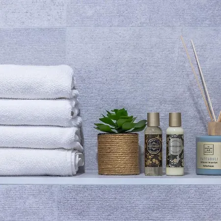 Navale With A Roof Terrace And A Heated Pool *