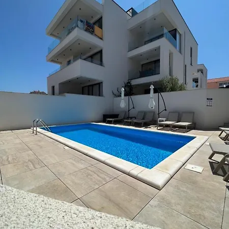 Navale With A Roof Terrace And A Heated Pool * تروغير