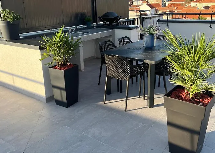 Appartement Navale With A Roof Terrace And A Heated Pool *