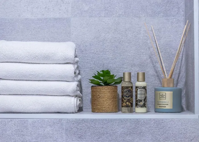 Navale With A Roof Terrace And A Heated Pool *