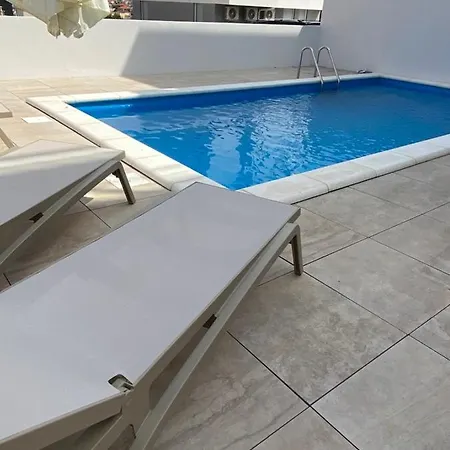 Navale With A Roof Terrace And A Heated Pool Τρογκίρ